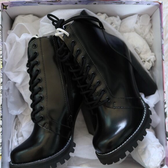 Legion Boots - Picture 2 of 2